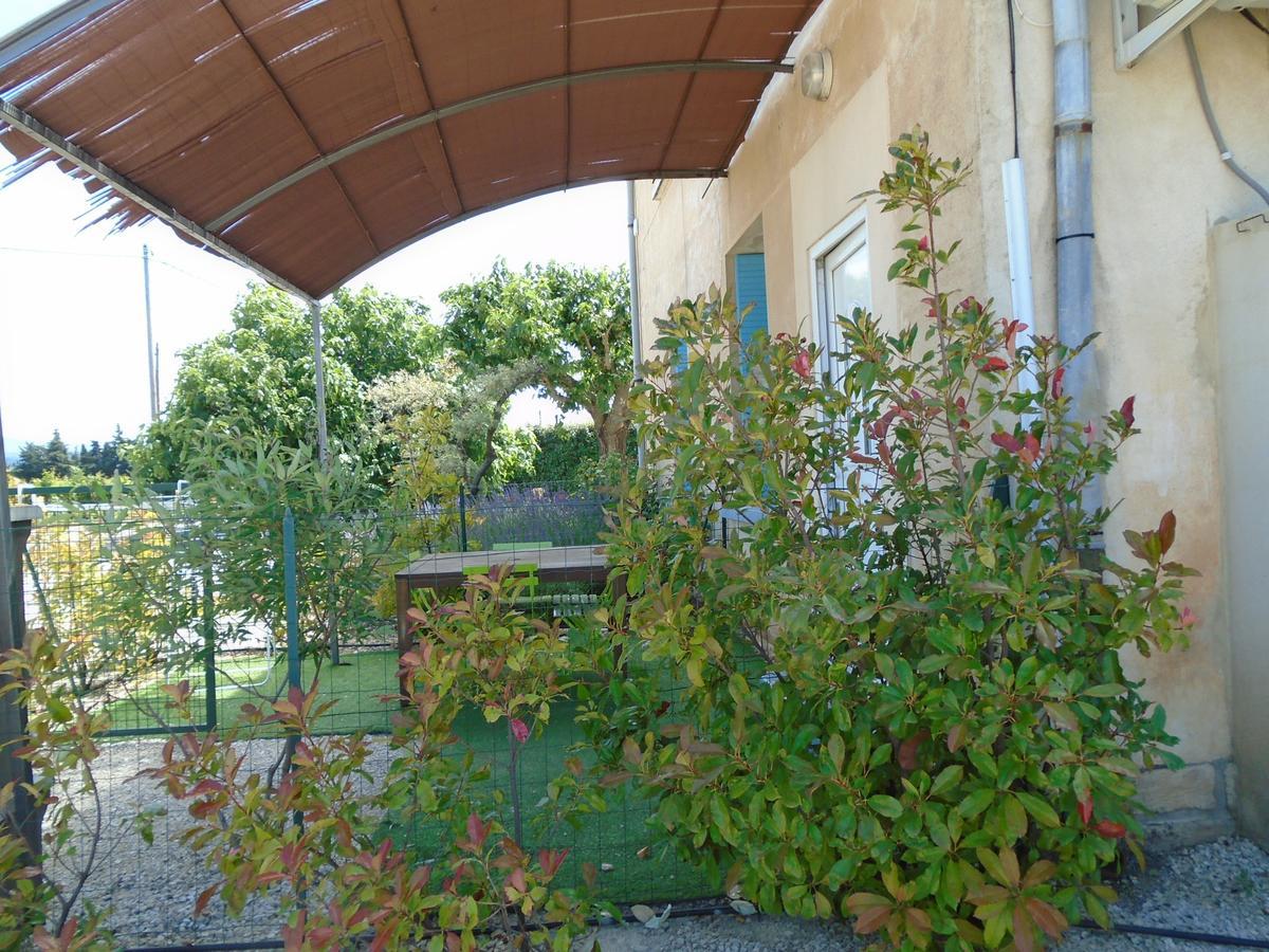 Gite Les Feuilles De Chene Villa Carpentras Exterior photo